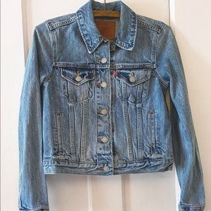Levi’s Light Wash Jean Jacket XS
